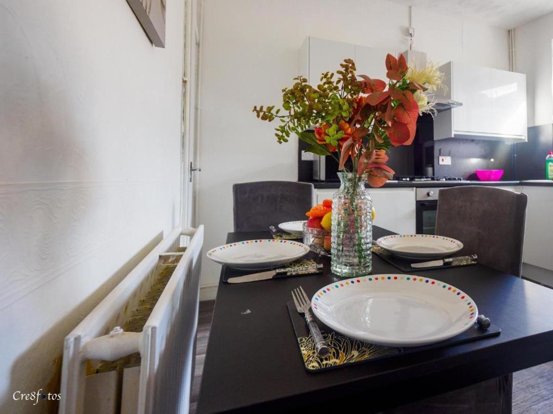 12 Cornwallis Lodge Family Room 1 Stoke-on-Trent Ngoại thất bức ảnh