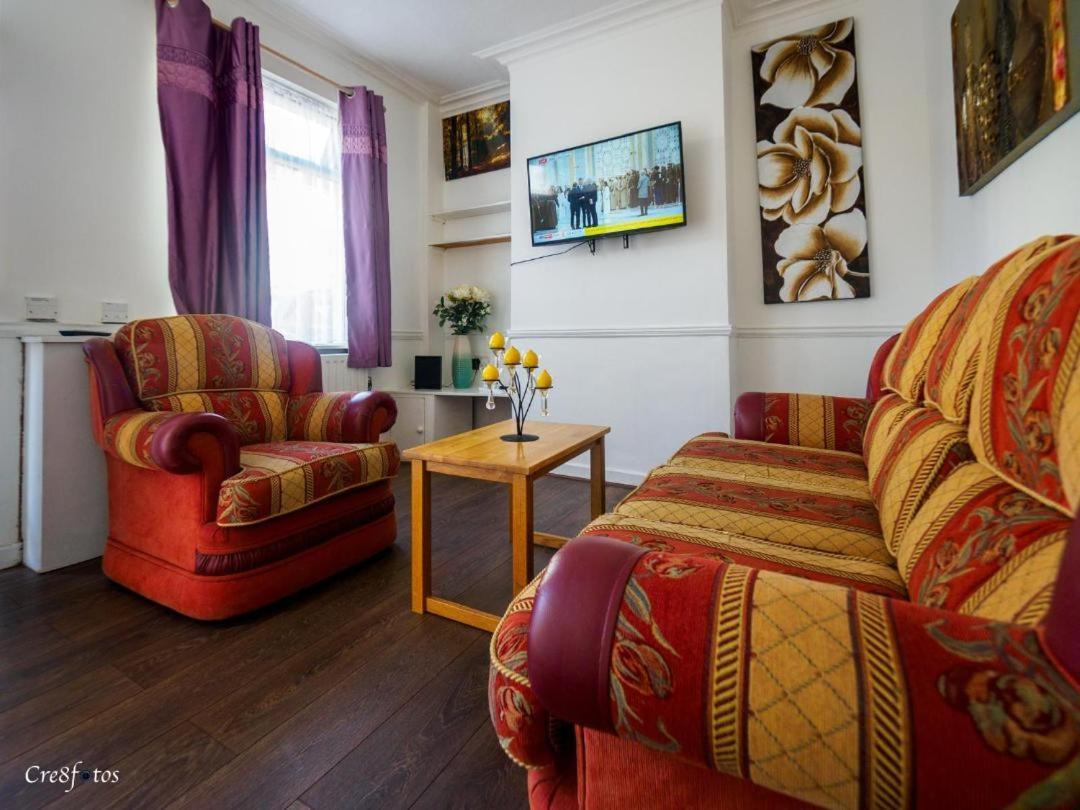 12 Cornwallis Lodge Family Room 1 Stoke-on-Trent Ngoại thất bức ảnh