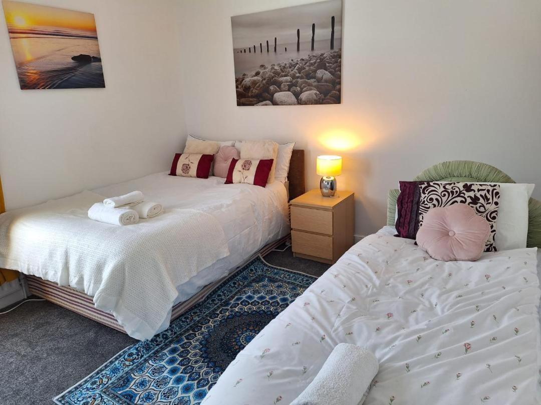 12 Cornwallis Lodge Family Room 1 Stoke-on-Trent Ngoại thất bức ảnh