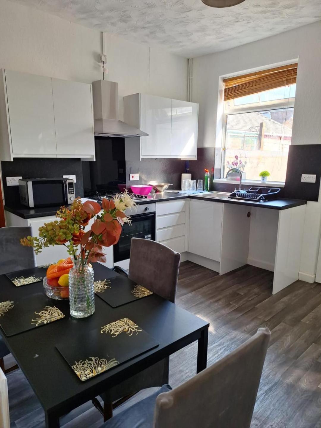 12 Cornwallis Lodge Family Room 1 Stoke-on-Trent Ngoại thất bức ảnh